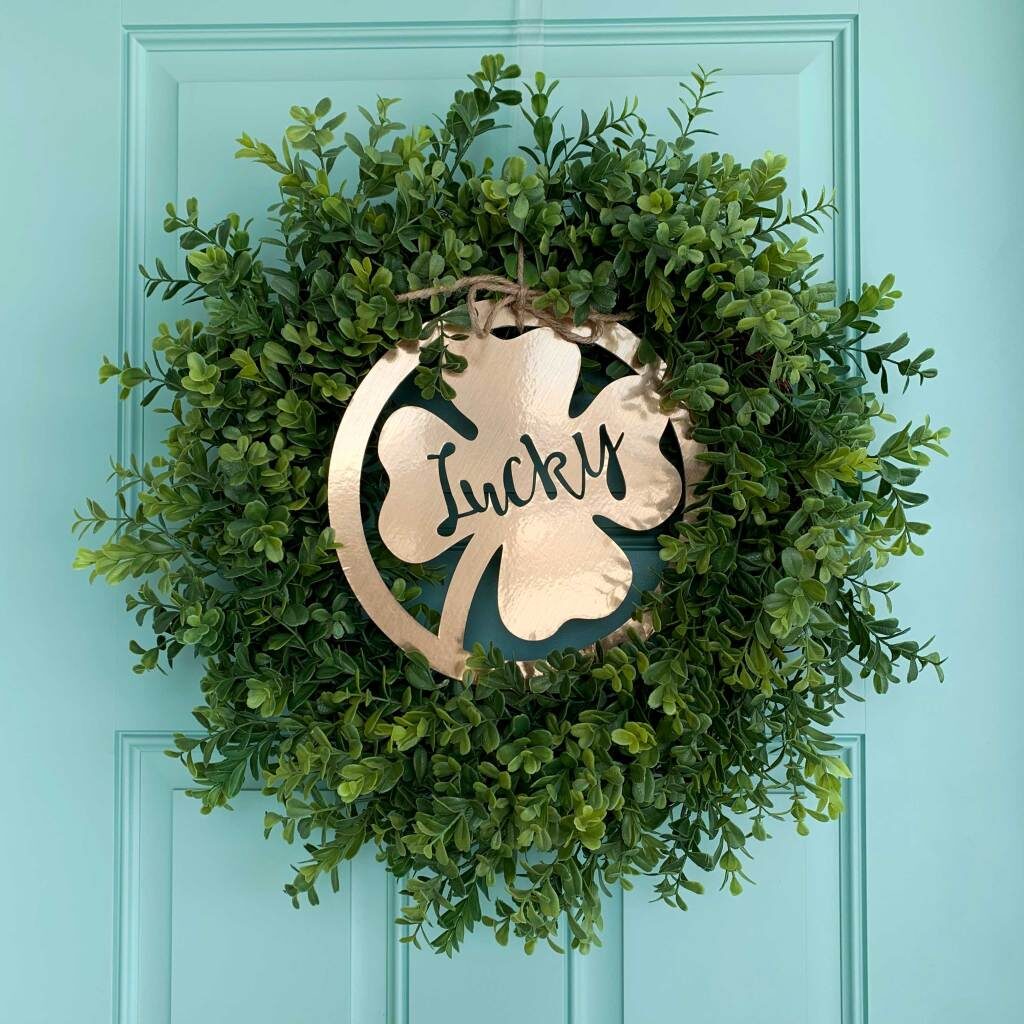 Wreath with shamrock in ring in the center made with Cricut knife blade