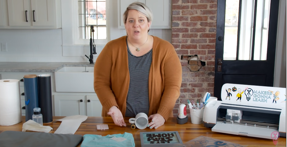 Prop Up The Handle Of The Mug With A Bottle Of Paint To Keep It From Rolling