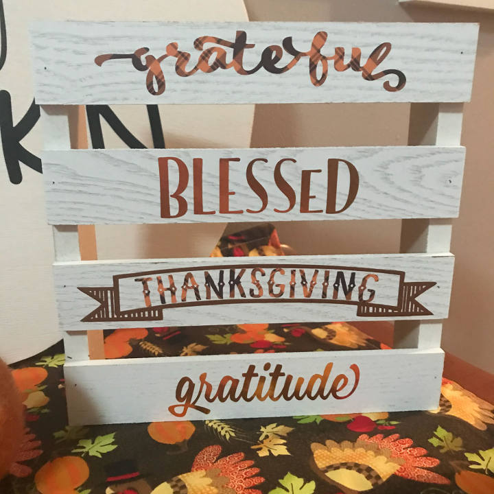 Cricut Thanksgiving Sign